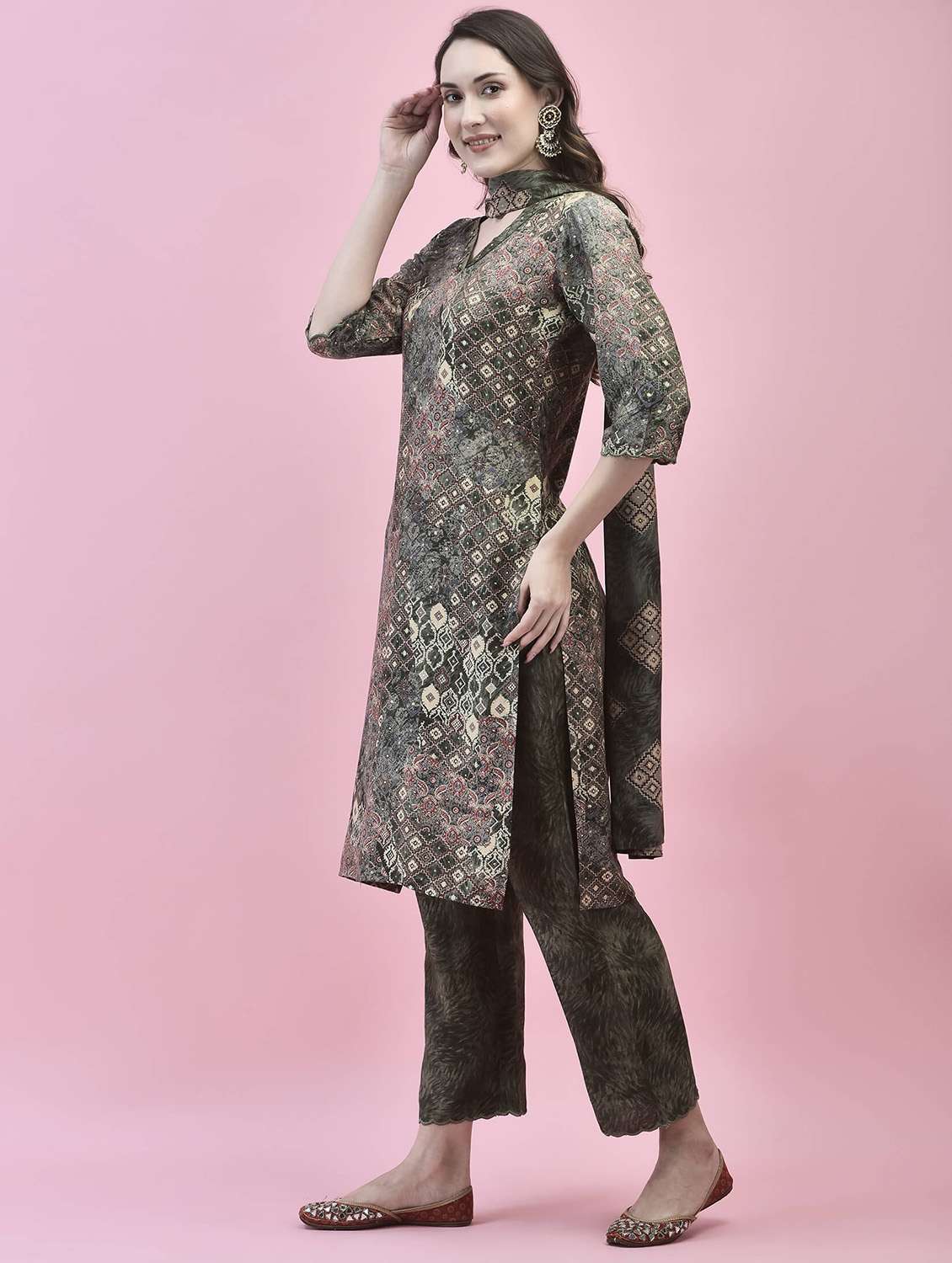 women olive v neck kurta pant set with dupatta - 21221813 -  Standard Image - 3