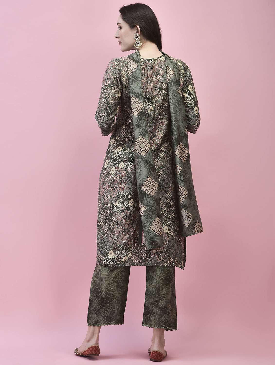 women olive v neck kurta pant set with dupatta - 21221813 -  Standard Image - 5