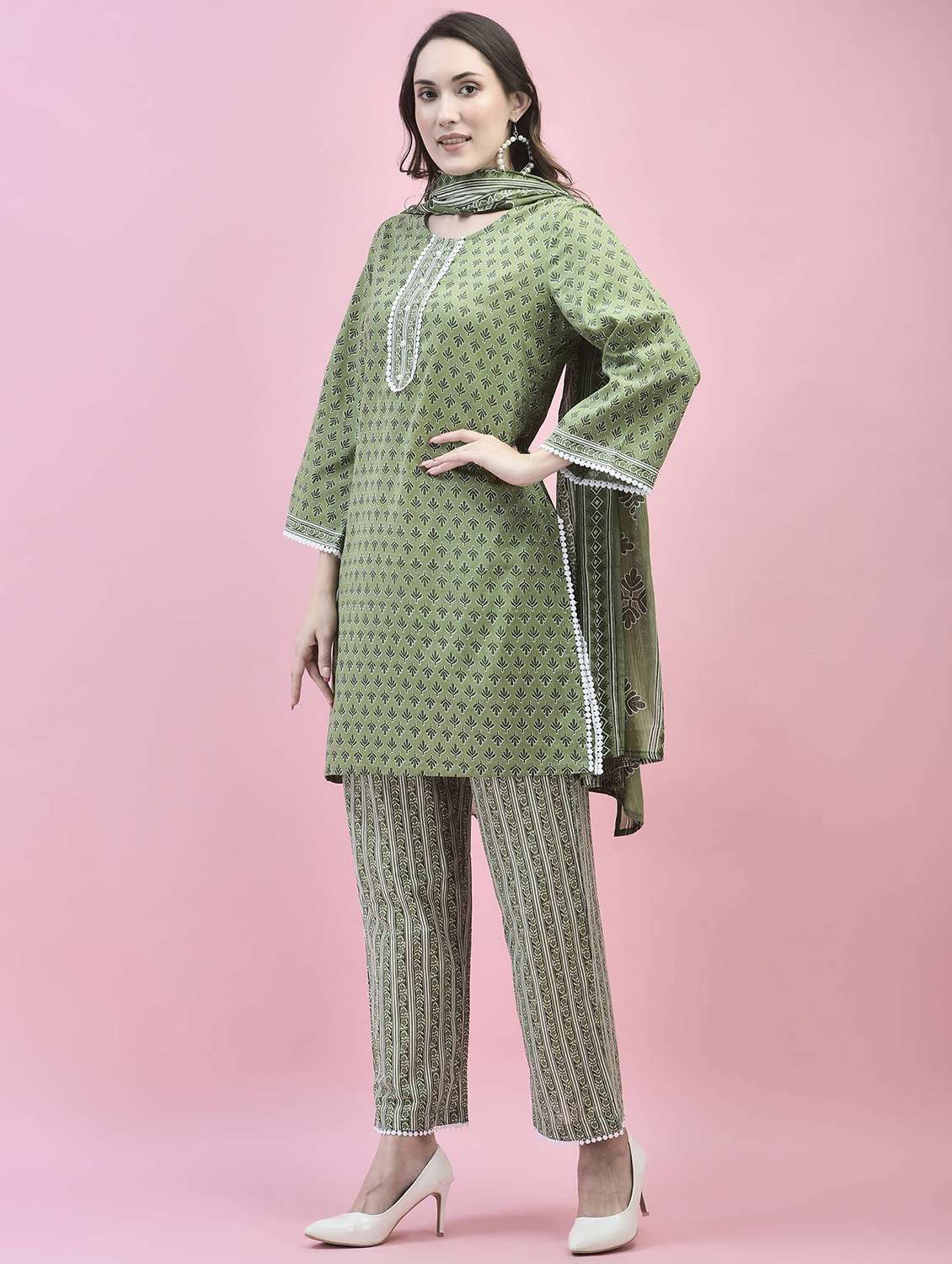 women kurta pant set with dupatta - 21221814 -  Standard Image - 3