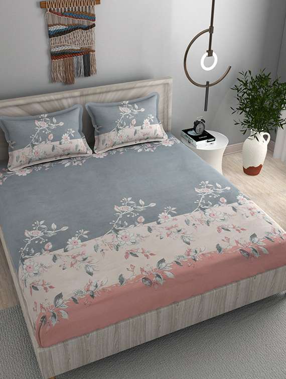 elastic fitted king size bedsheet with two pillow covers - 21222528 - Zoom Image - 0