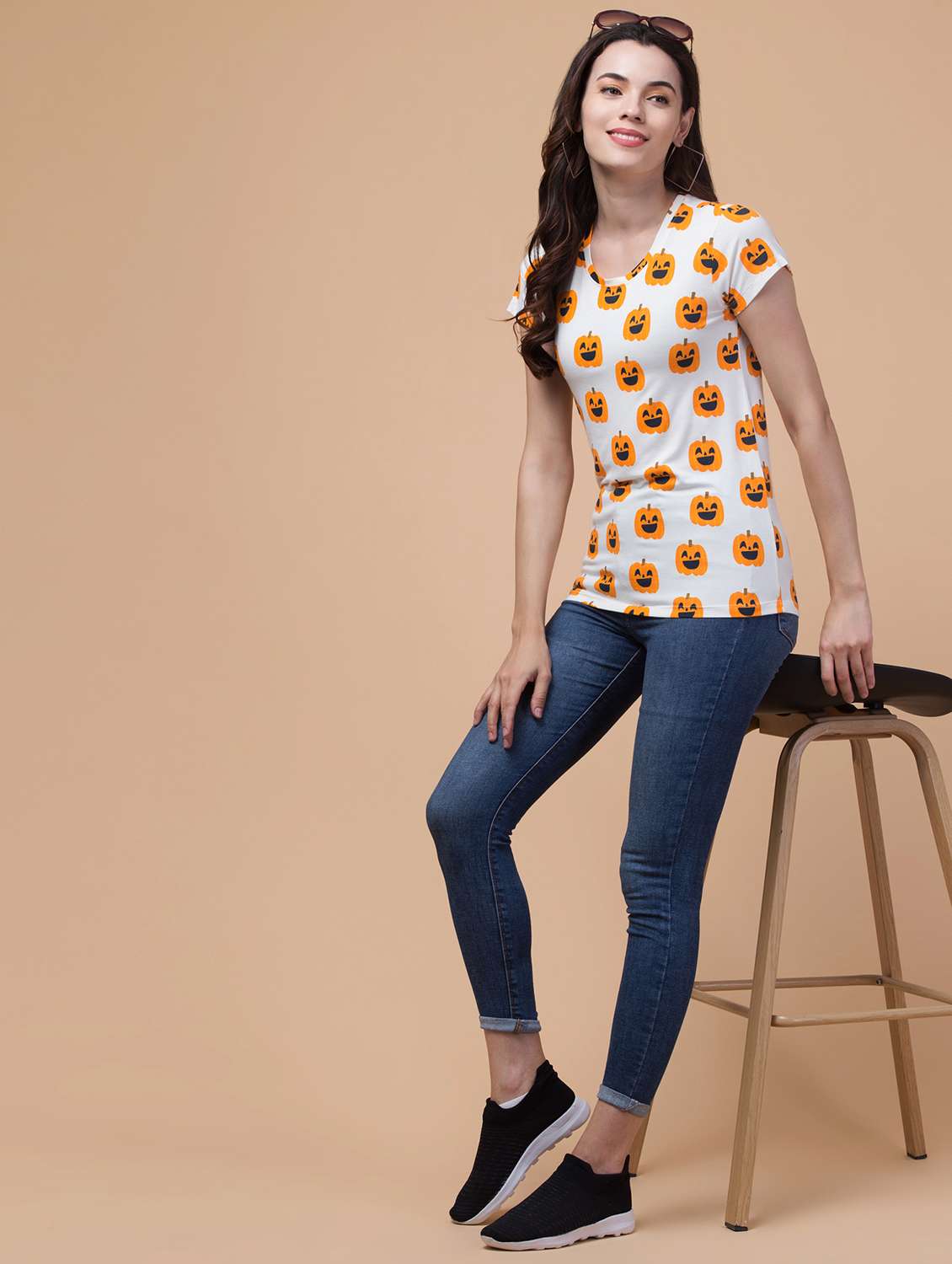 round neck all over printed t-shirt - 21222645 -  Standard Image - 5