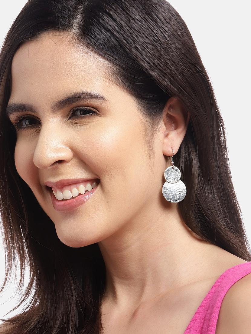 silver metal drop earring - 21225025 - Standard Image - 3