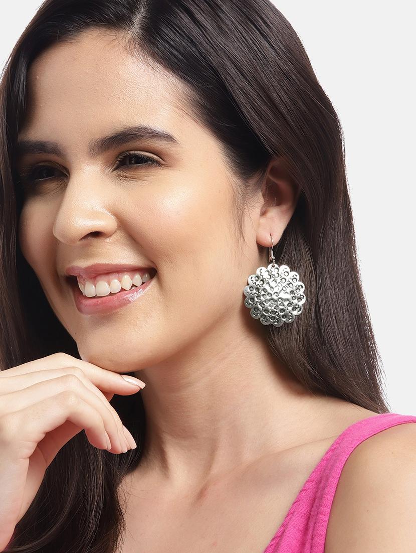 silver metal drop earring - 21225047 - Standard Image - 3