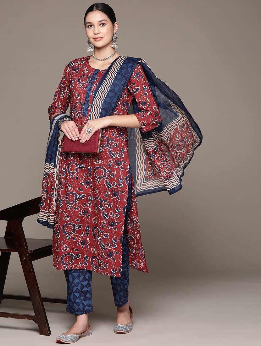 women three quarter sleeve kurta pant with dupatta set - 21225108 -  Standard Image - 3