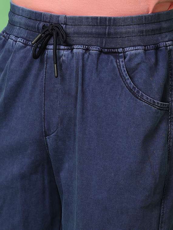 men mid-rise solid track pant - 21226840 -  Standard Image - 5