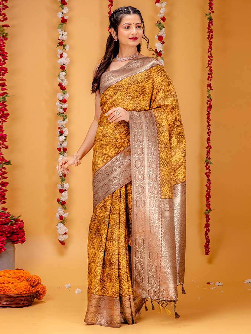 women self design kanjivaram saree with blouse - 21227300 - Zoom Image - 0