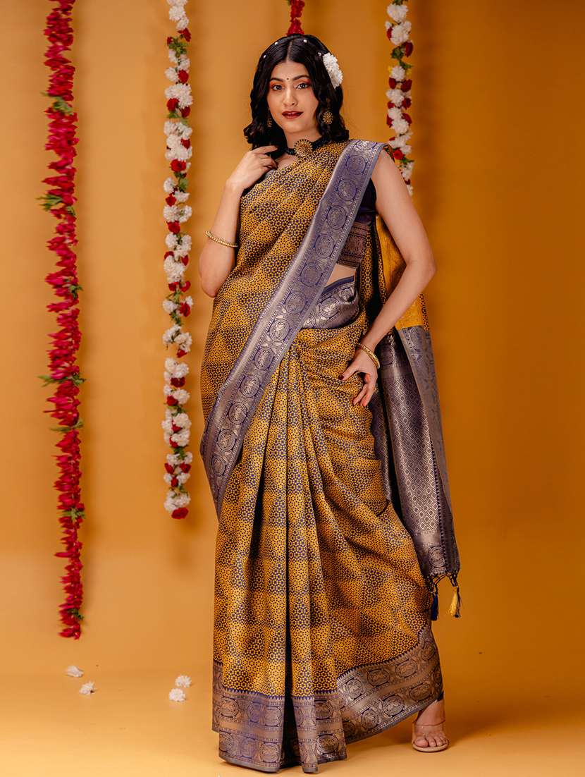 women self design kanjivaram saree with blouse - 21227302 -  Zoom Image - 0