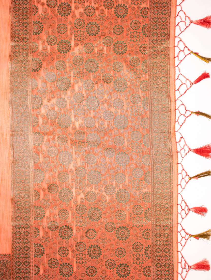 coral art silk banarasi saree with blouse - 21227520 - Standard Image - 3