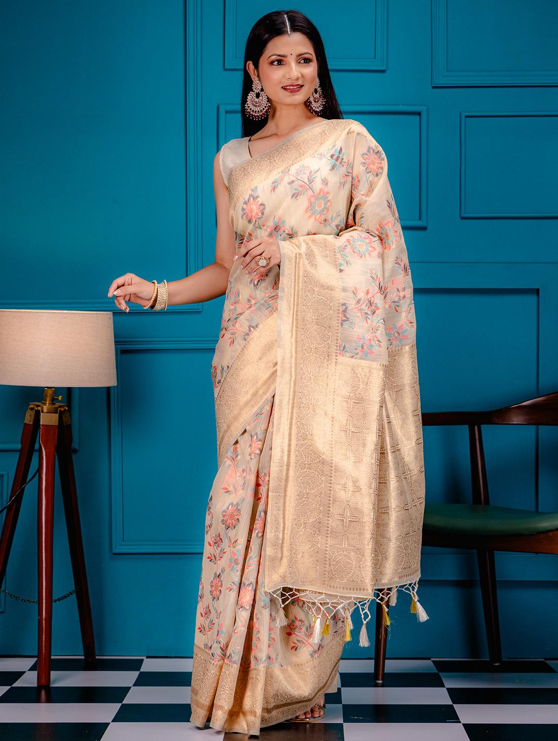 women self design bordered saree with blouse - 21227636 - Zoom Image - 0