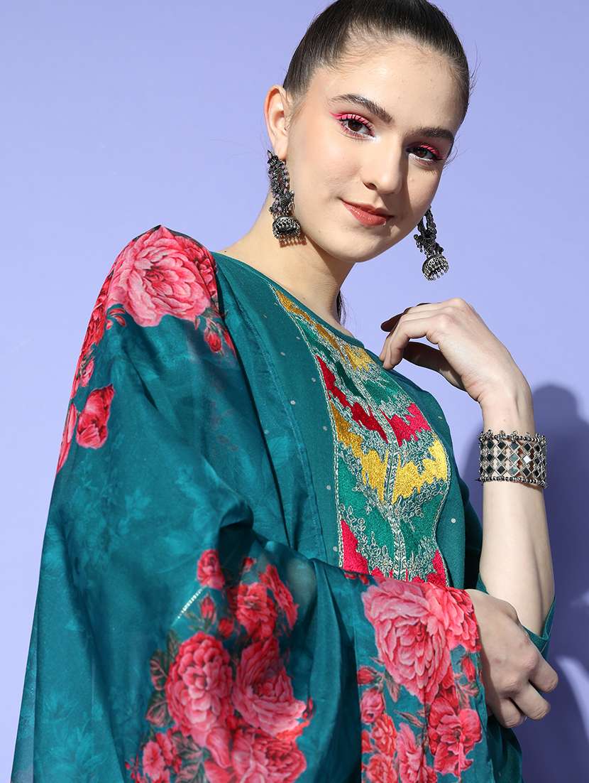 women kurta pant set with dupatta - 21230521 - Standard Image - 3