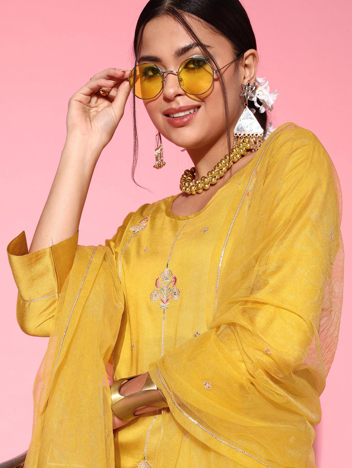 women kurta pant set with dupatta - 21230662 - Standard Image - 3