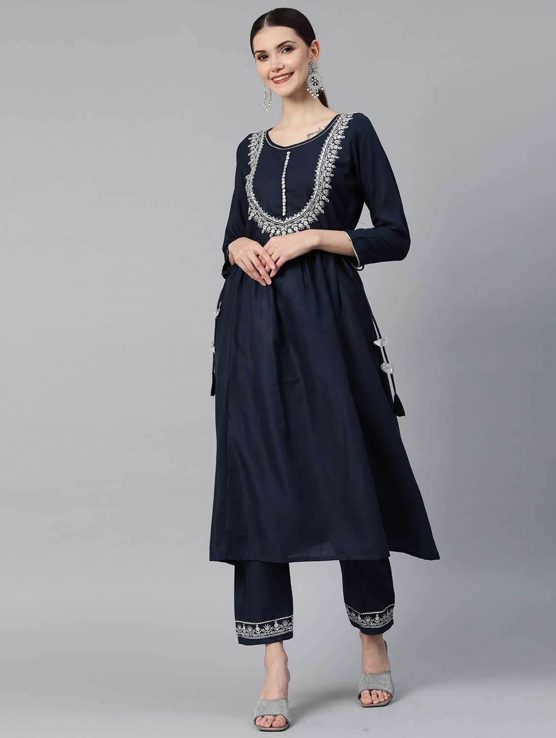 women round neck kurta pant set - 21230795 -  Zoom Image - 0