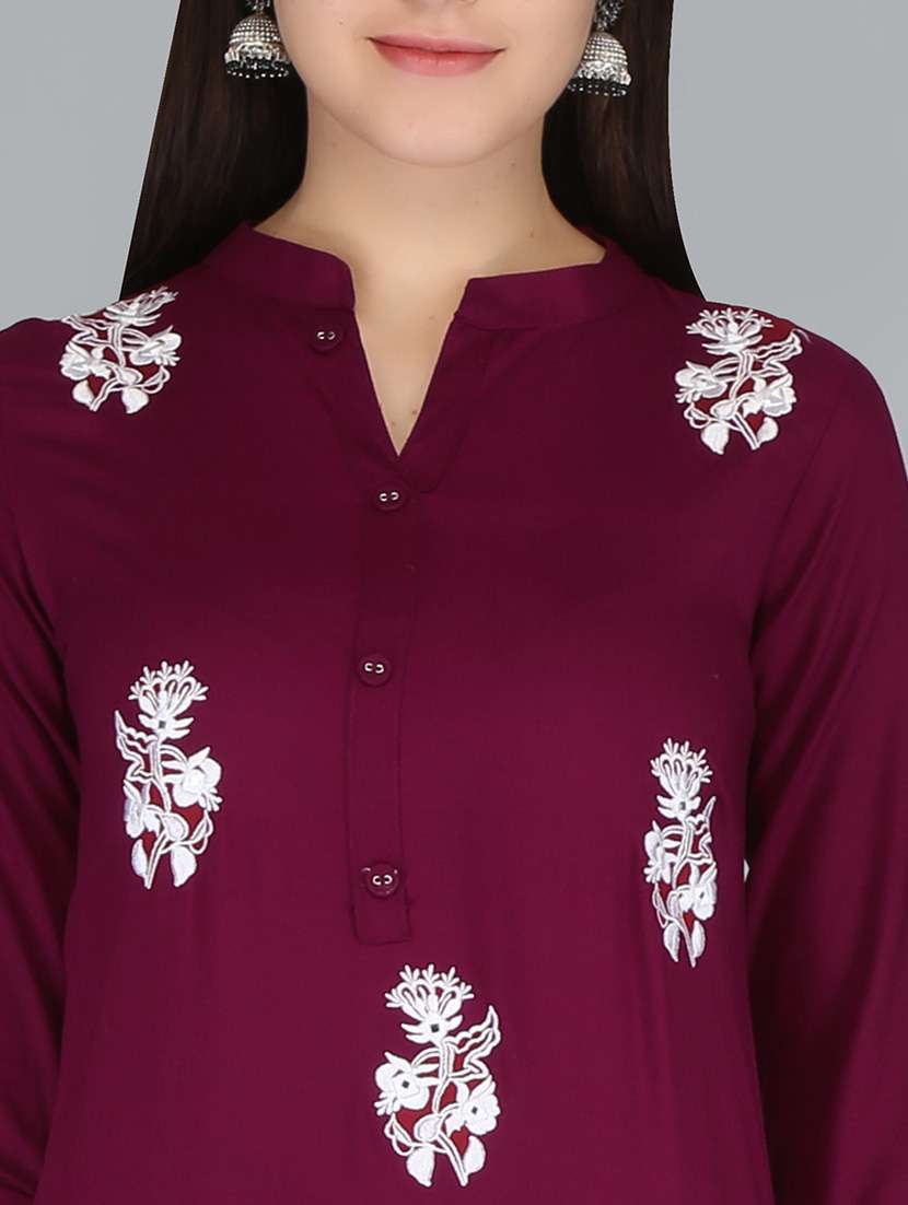 women three quarter sleeve straight kurta - 21232077 - Standard Image - 3