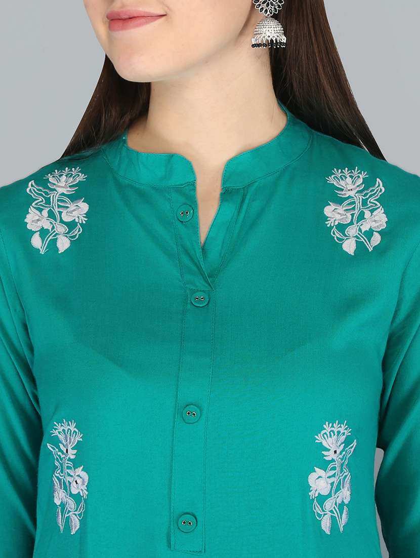 women three quarter sleeve straight kurta - 21232118 - Standard Image - 3