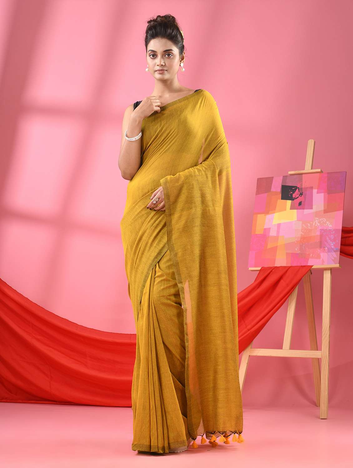 women self design handloom saree - 21240644 - Zoom Image - 0