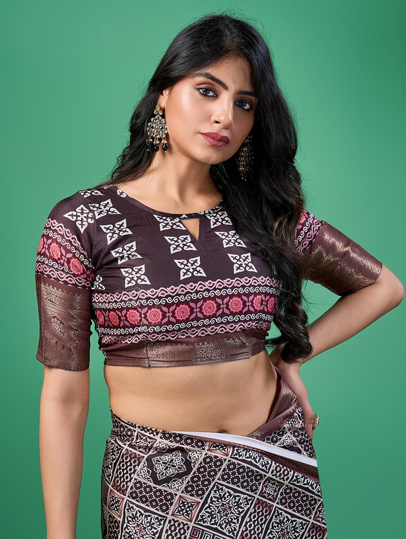 women printed saree with blouse - 21244571 - Standard Image - 3