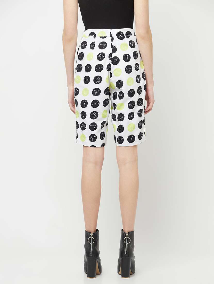 white cotton regular shorts - 21248015 -  Standard Image - 3