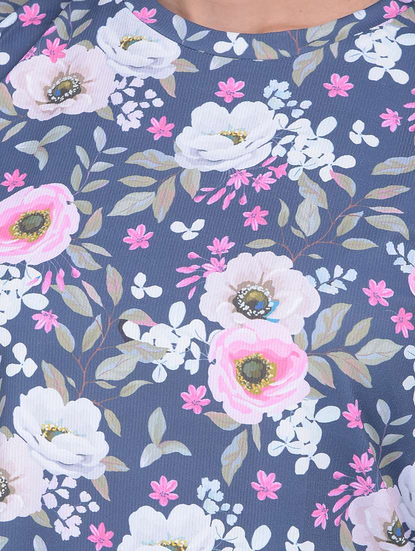 blue polyester crop t-shirt - 21248266 -  Standard Image - 3