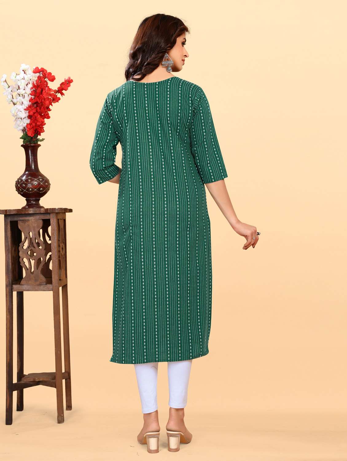 women three quarter sleeve straight kurta - 21252312 -  Standard Image - 3