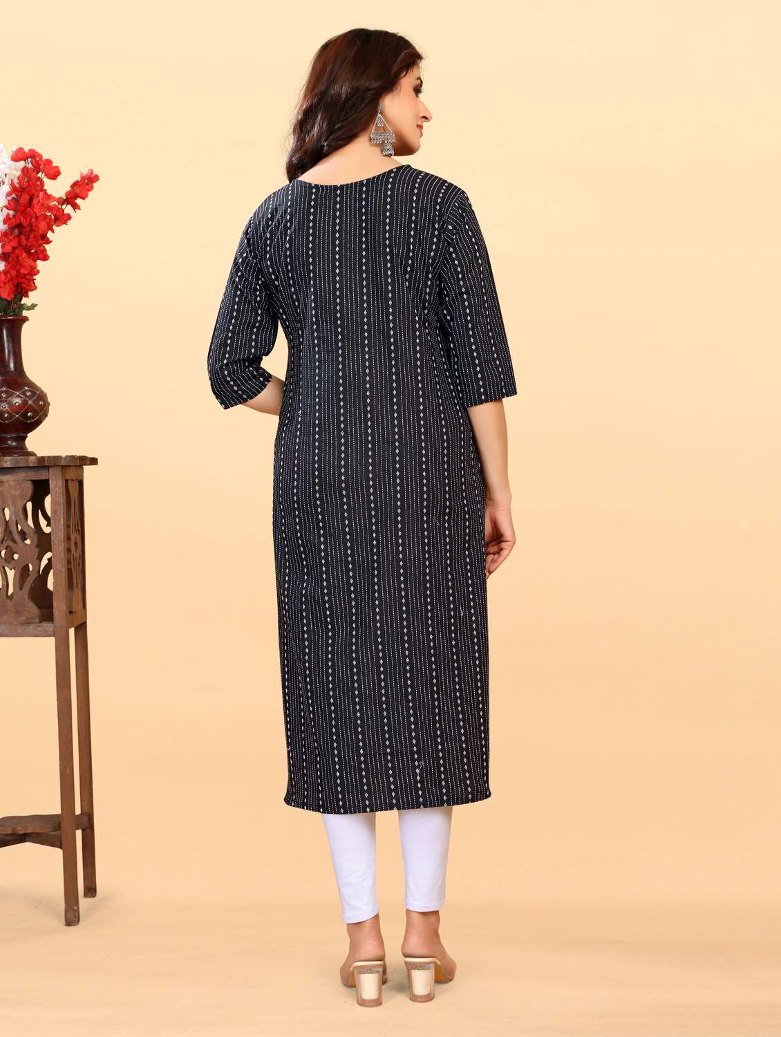 women three quarter sleeve straight kurta - 21252314 -  Standard Image - 3