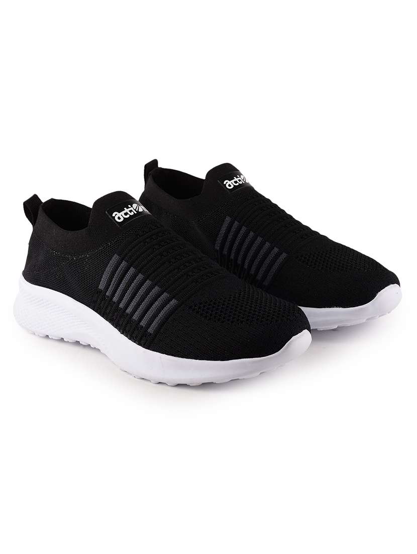 men black sport shoes