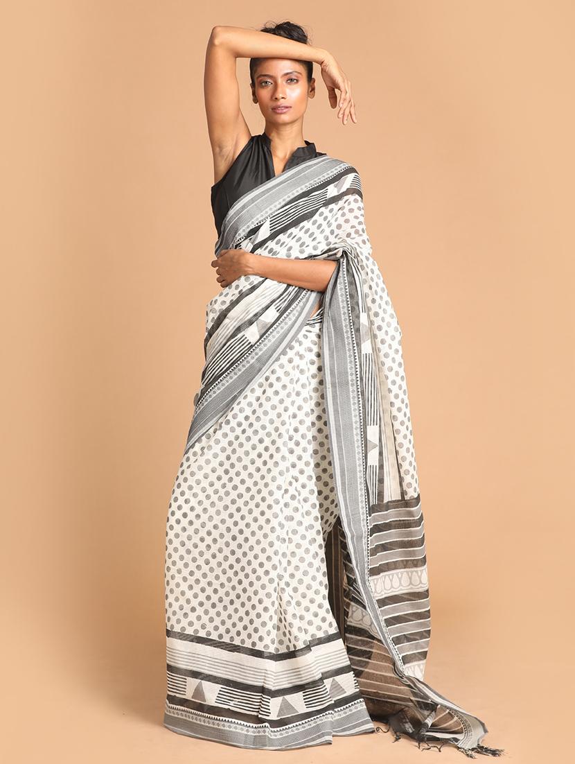 white handloom saree with blouse - 21272514 - Zoom Image - 0