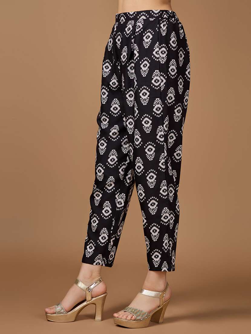 women black ikat printed co-ord set - 21274111 -  Standard Image - 5