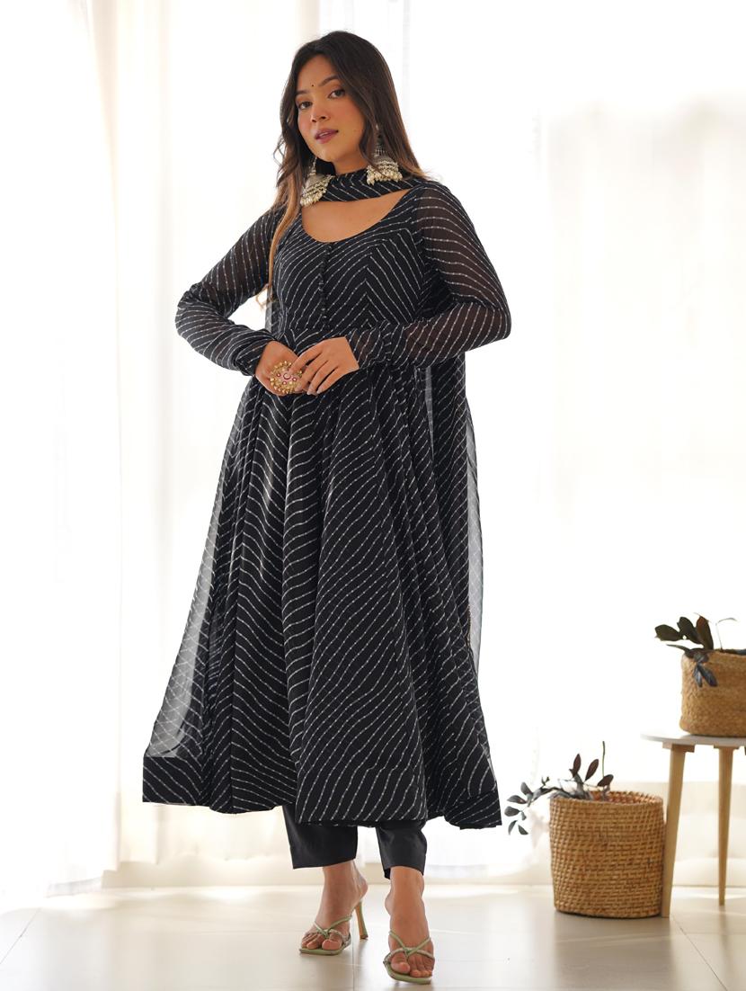 women kurta pant set with dupatta - 21278133 - Zoom Image - 0