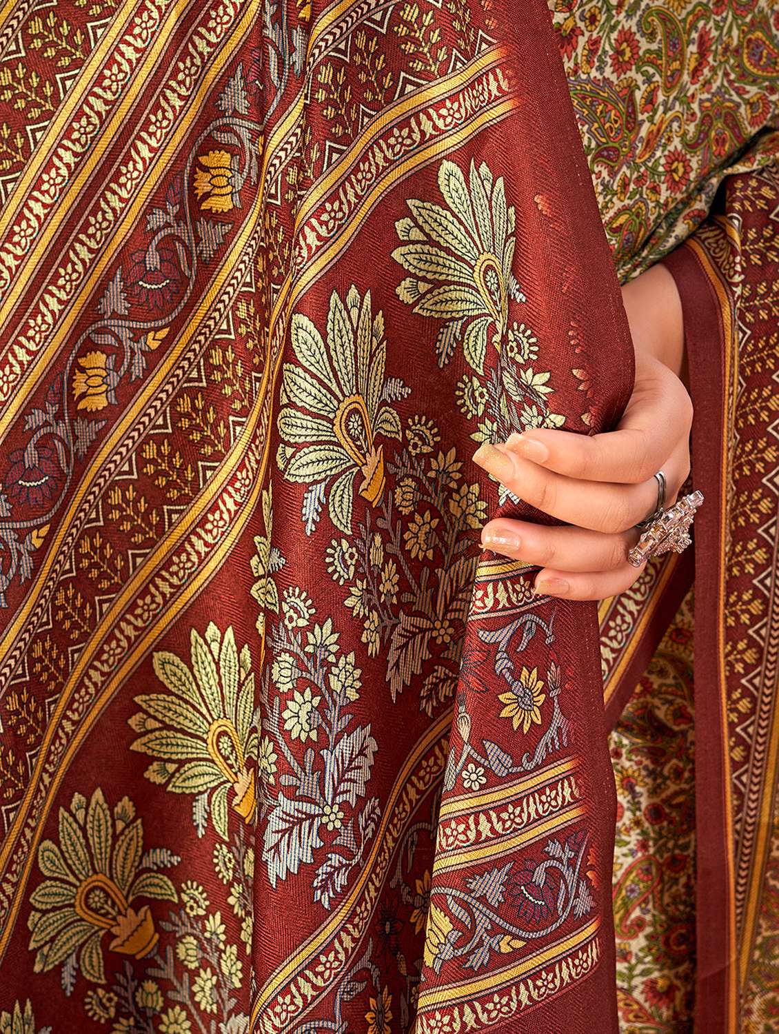 women multi color printed saree with blouse - 21280001 -  Standard Image - 5