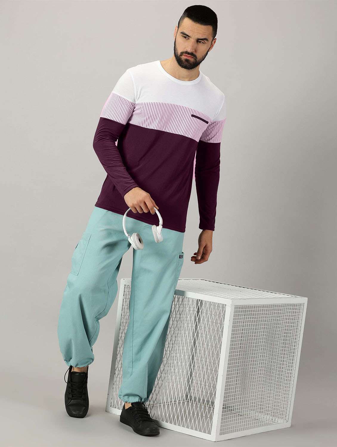 men round neck color block t-shirt - 21281761 -  Standard Image - 3