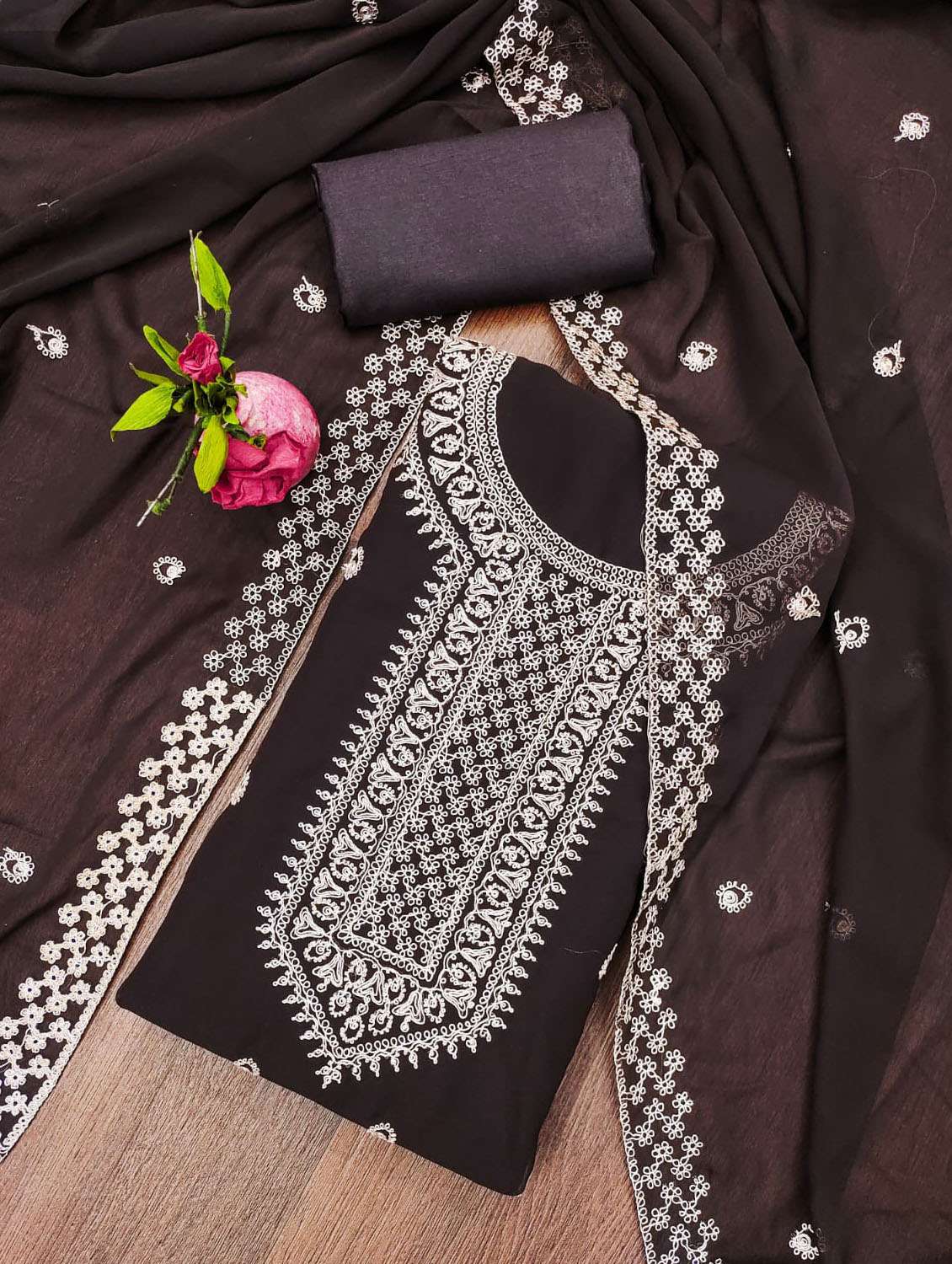 women embroidered unstitched suit set - 21284196 - Zoom Image - 0