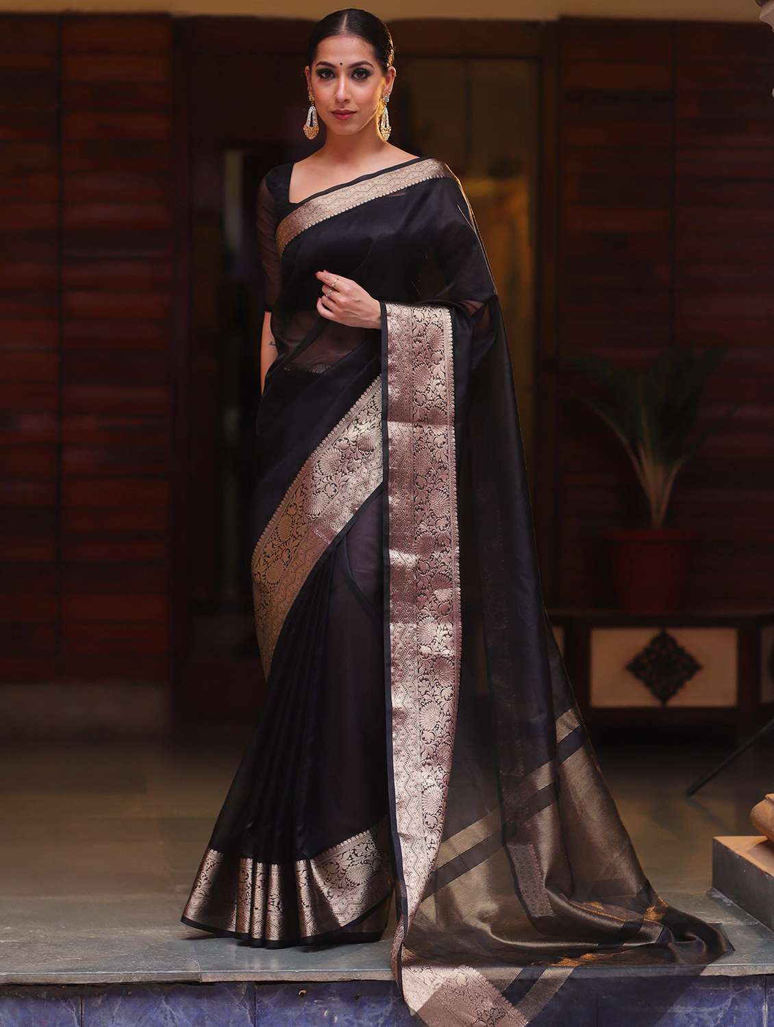 women zari work banarasi saree with blouse