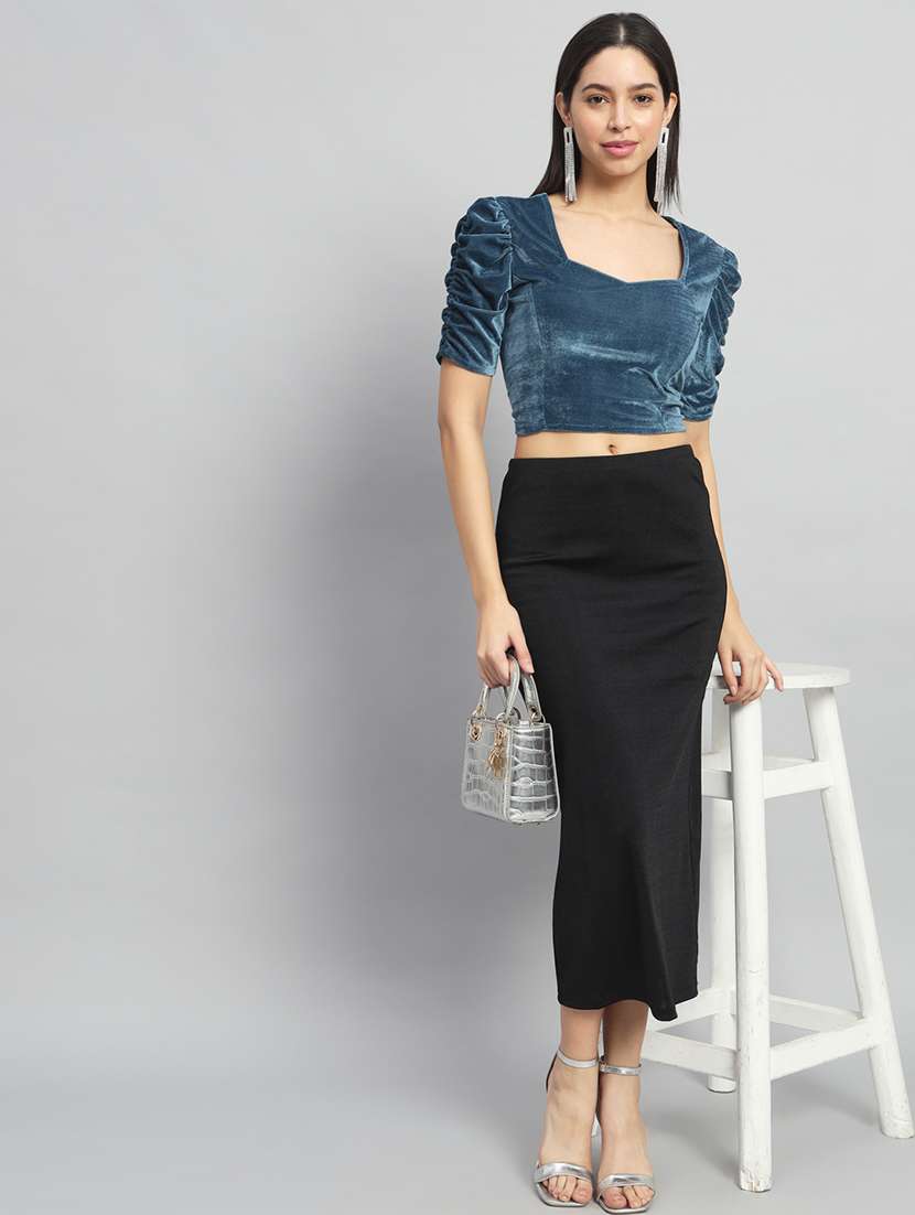 women sweetheart neck solid crop top - 21285975 - Standard Image - 3