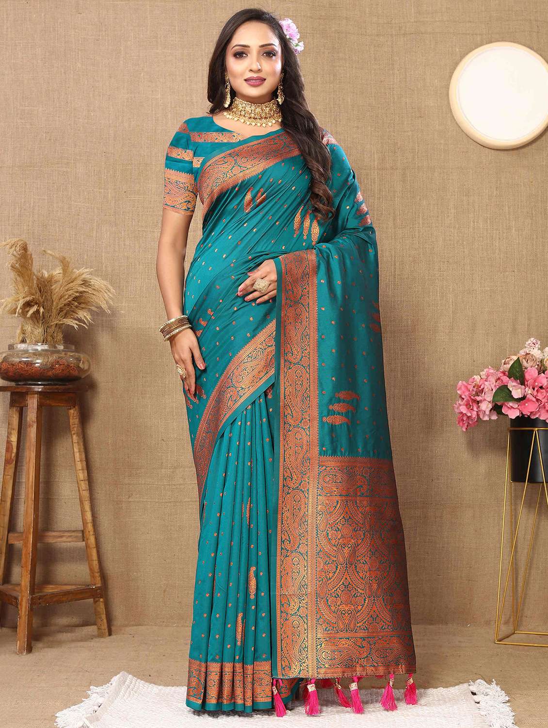 women self design banarasi saree with blouse - 21286590 - Zoom Image - 0
