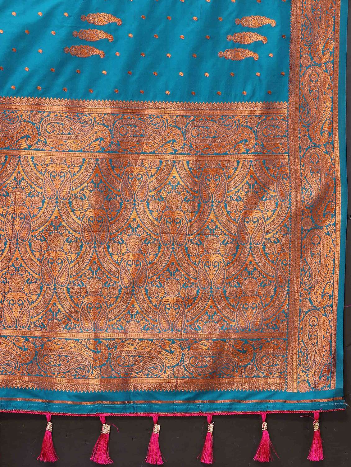 women self design bordered saree with blouse - 21286591 - Standard Image - 3