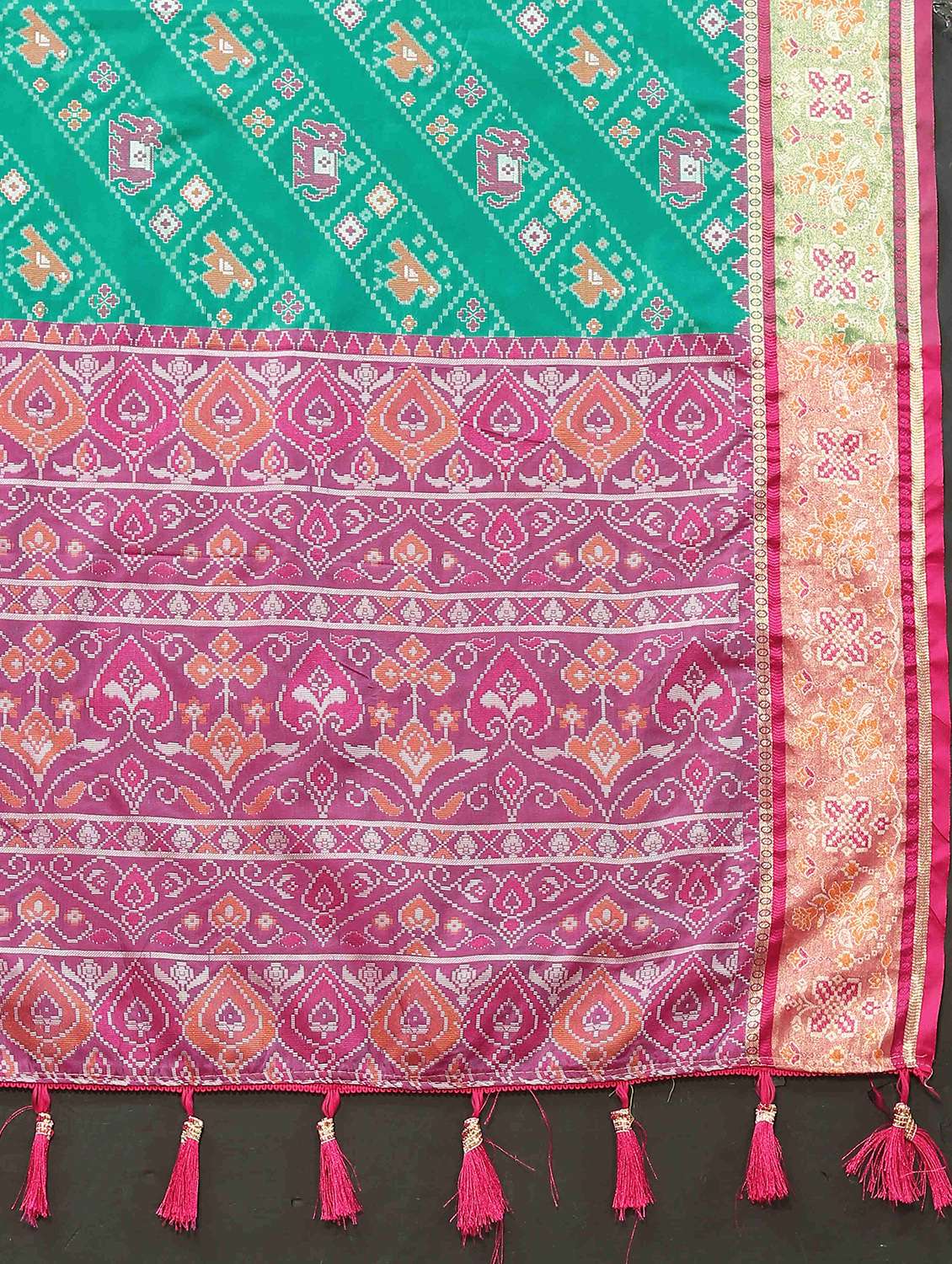 women self design banarasi saree with blouse - 21286615 - Standard Image - 3