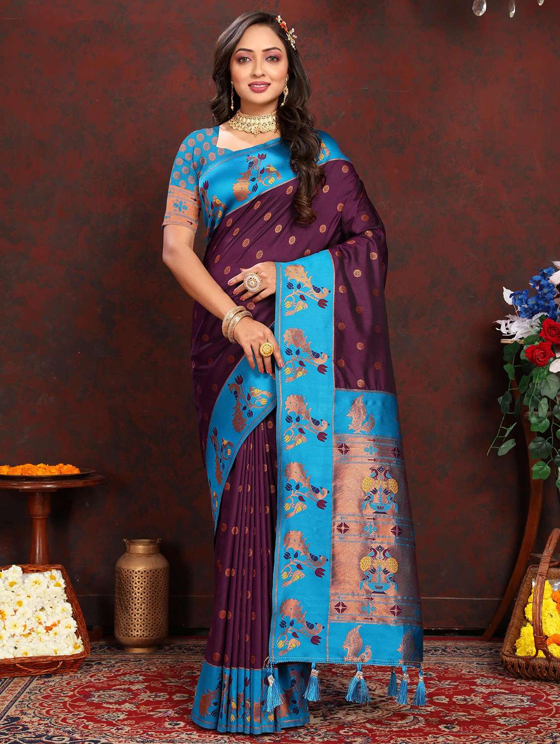 women zari work banarasi saree with blouse - 21286631 - Zoom Image - 0