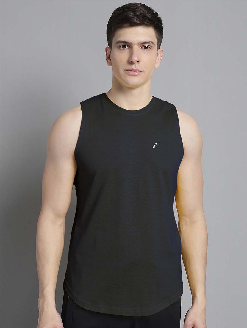 men round neck solid vest - 21288158 - Zoom Image - 0