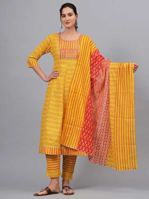 women three quarter sleeve kurta pant with dupatta set - 21288938 - Standard Image - 0