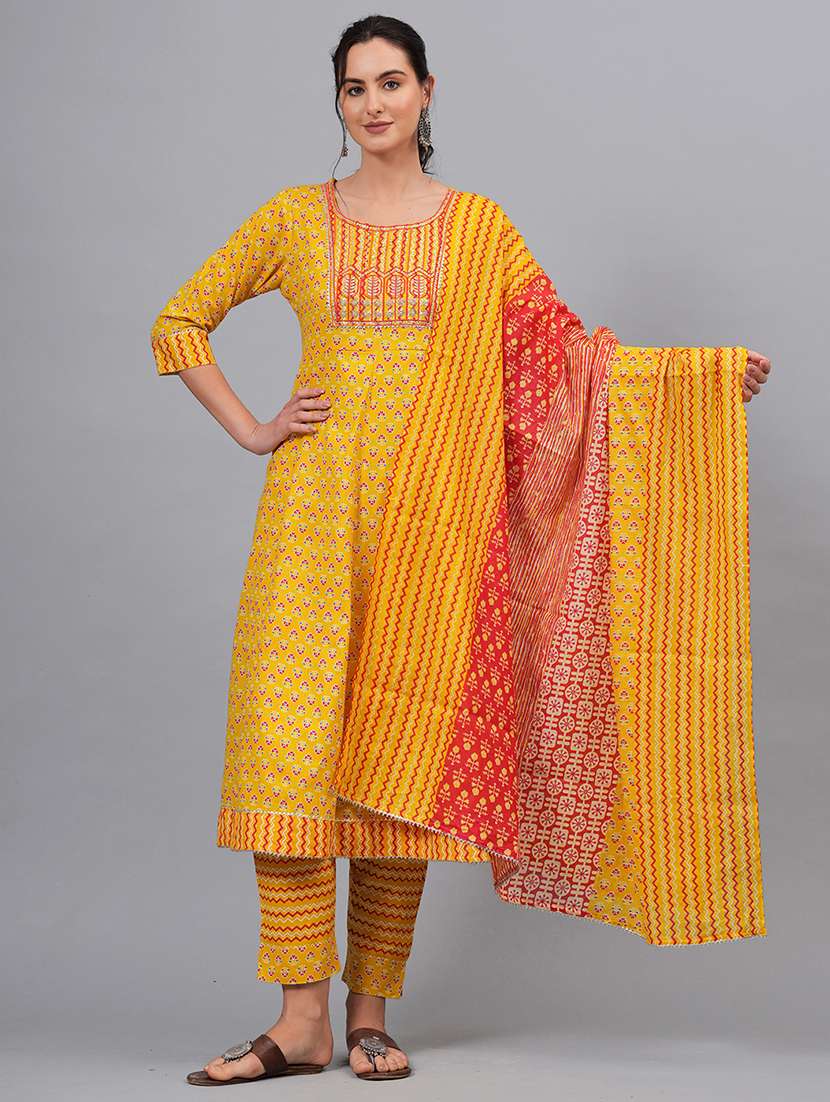 women three quarter sleeve kurta pant with dupatta set - 21288938 - Zoom Image - 0