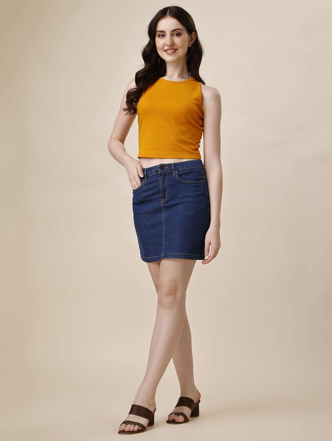 women sleeveless solid crop top - 21290950 - Standard Image - 3