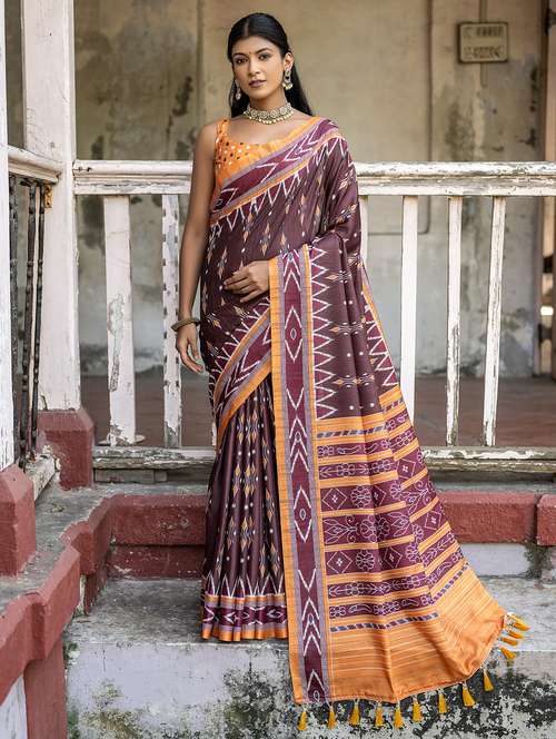women brown ikat printed saree with blouse - 21294615 -  Standard Image - 0