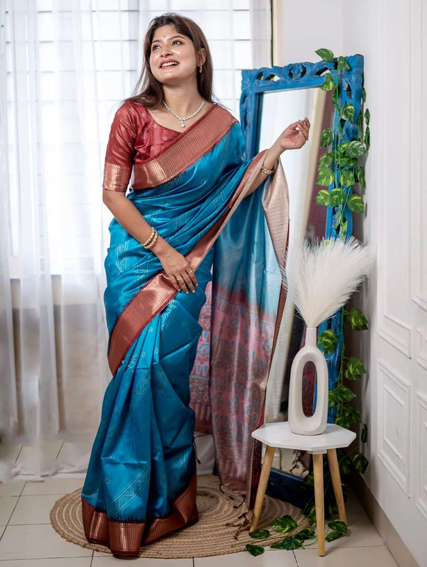 women blue bandhani saree - 21294632 - Zoom Image - 0