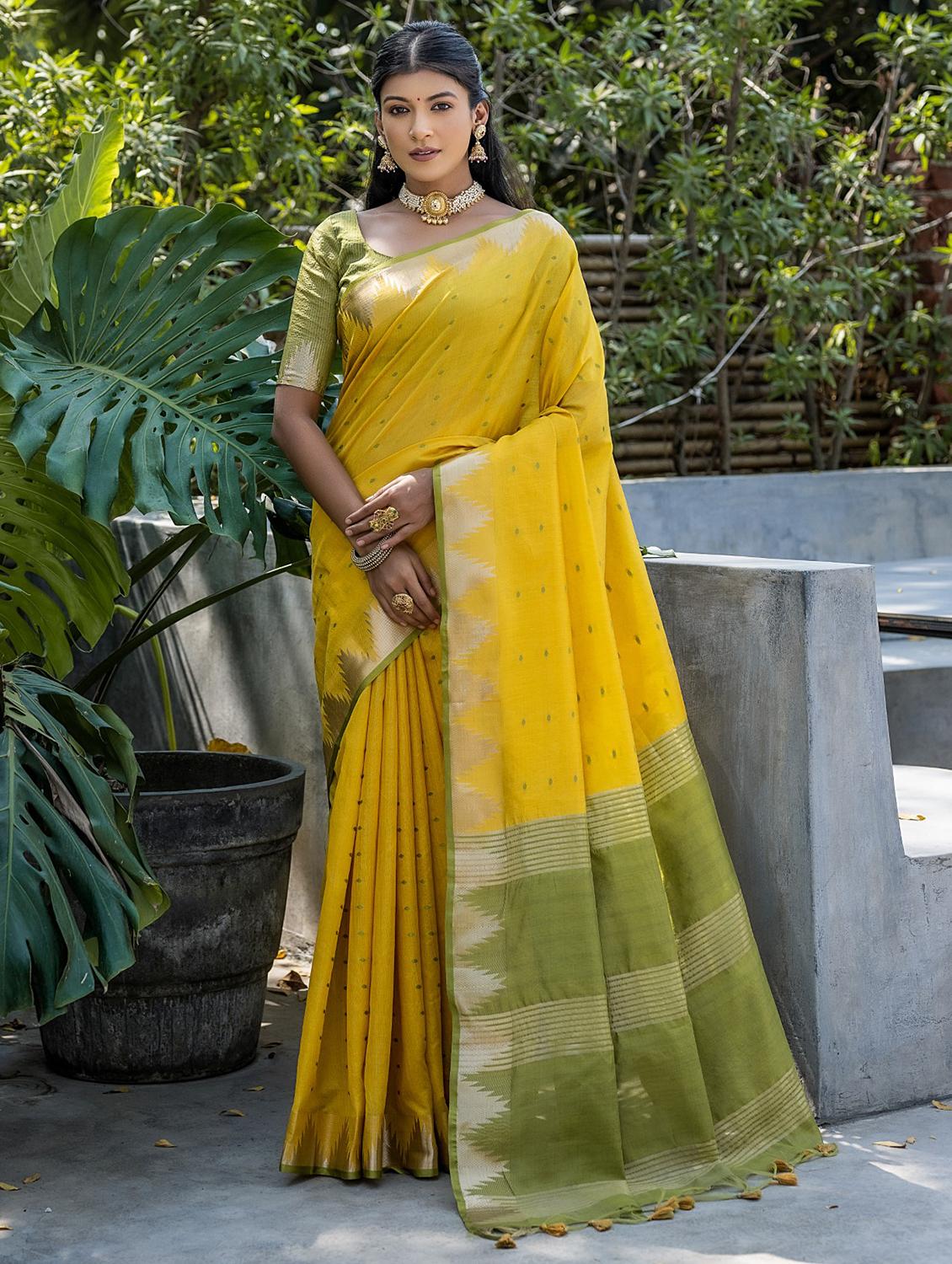 women self design handloom saree with blouse - 21294705 - Zoom Image - 0