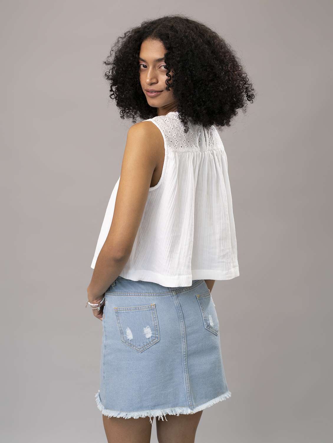 women sleeveless schiffli detailed a line top - 21295249 -  Standard Image - 3