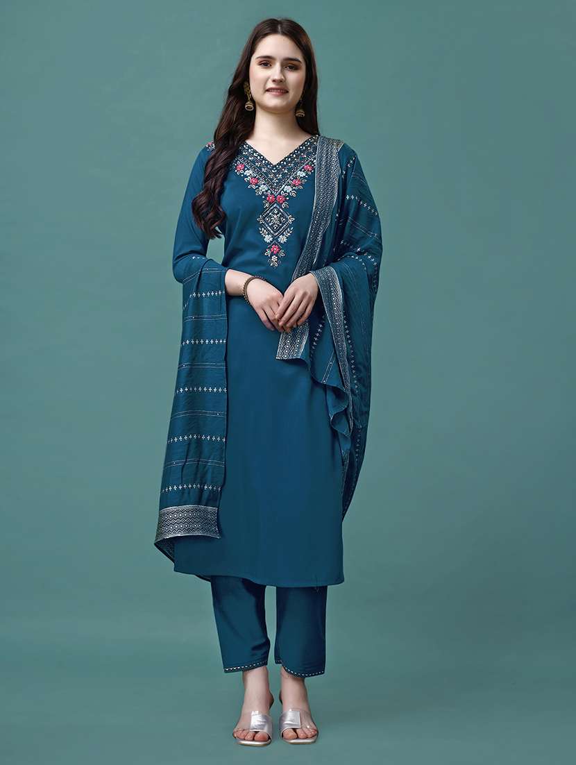 women three quarter sleeve kurta pant with dupatta set - 21295558 - Zoom Image - 0