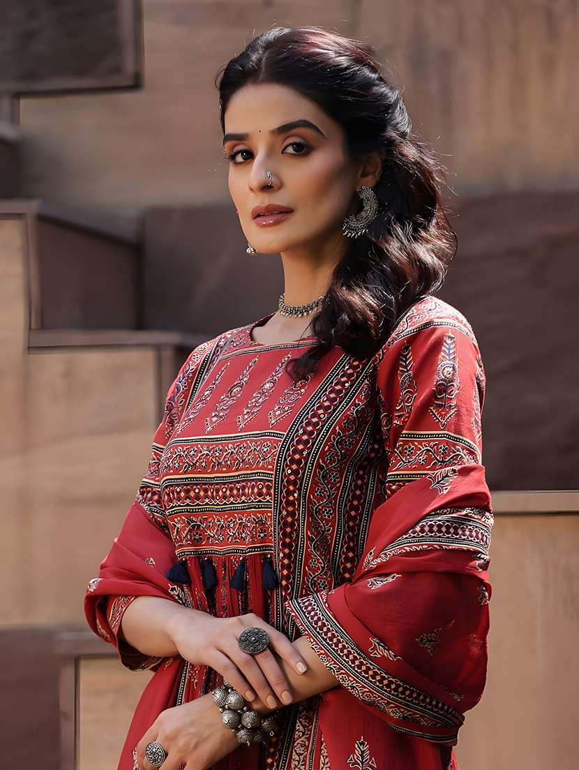 women three quarter sleeve anarkali kurta pant with dupatta set - 21295643 - Standard Image - 5