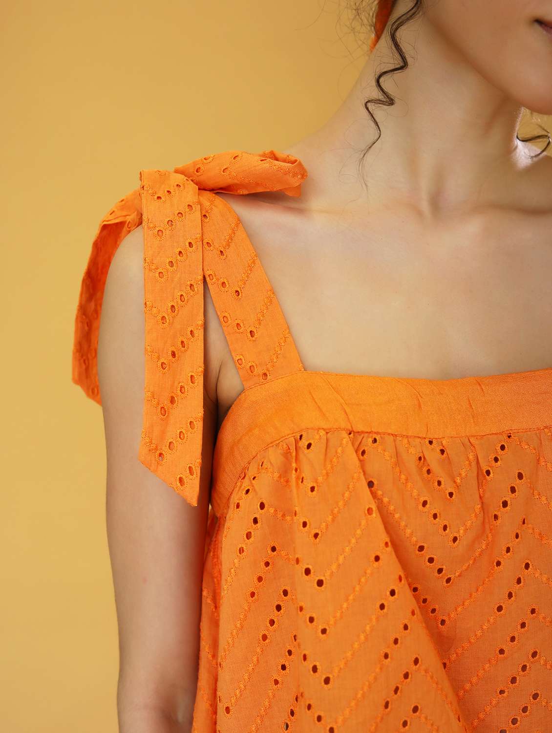 women solid schiffli tie up sleeves crop top - 21297290 -  Standard Image - 5