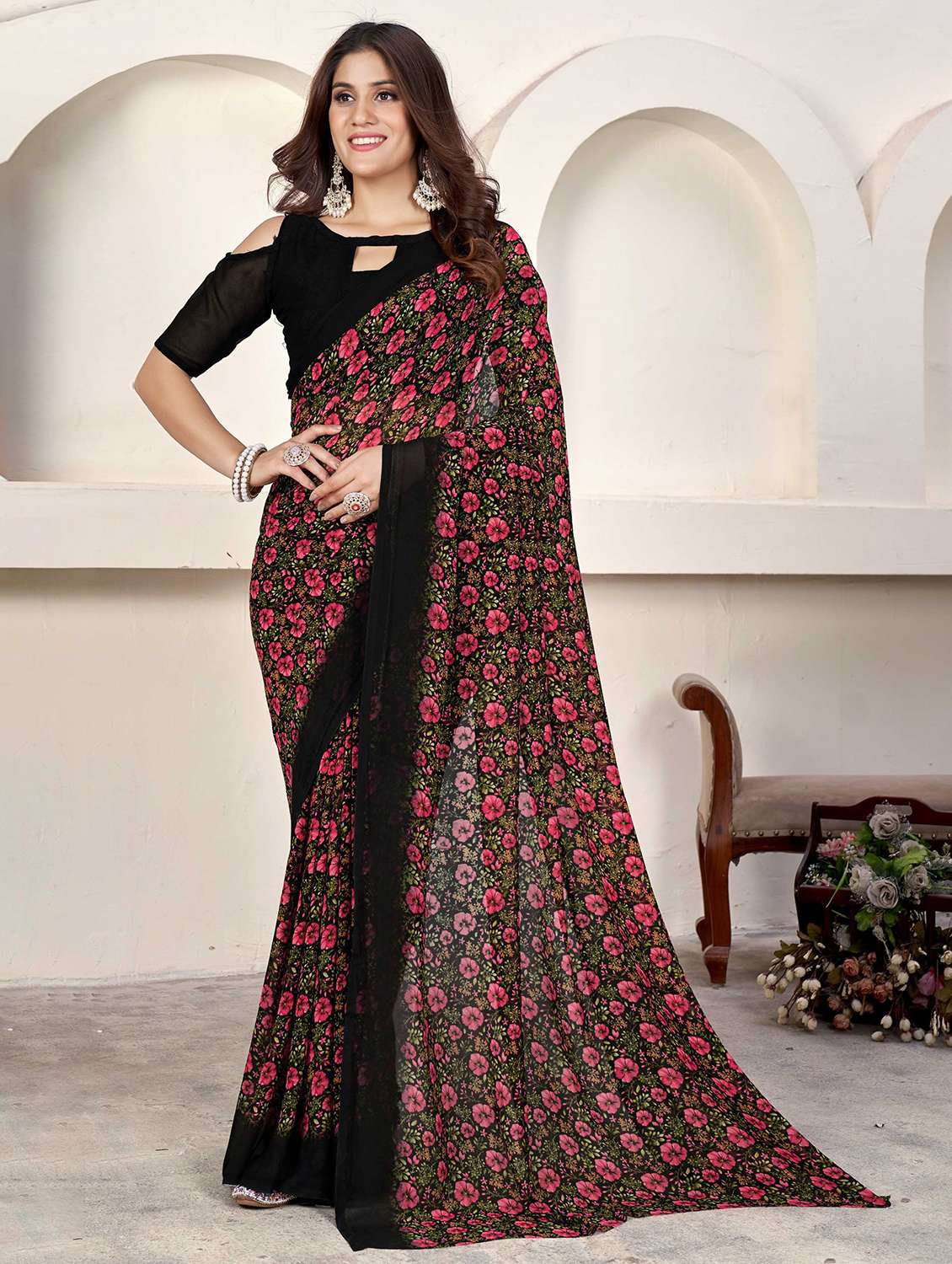 women floral printed saree - 21303704 - Zoom Image - 0