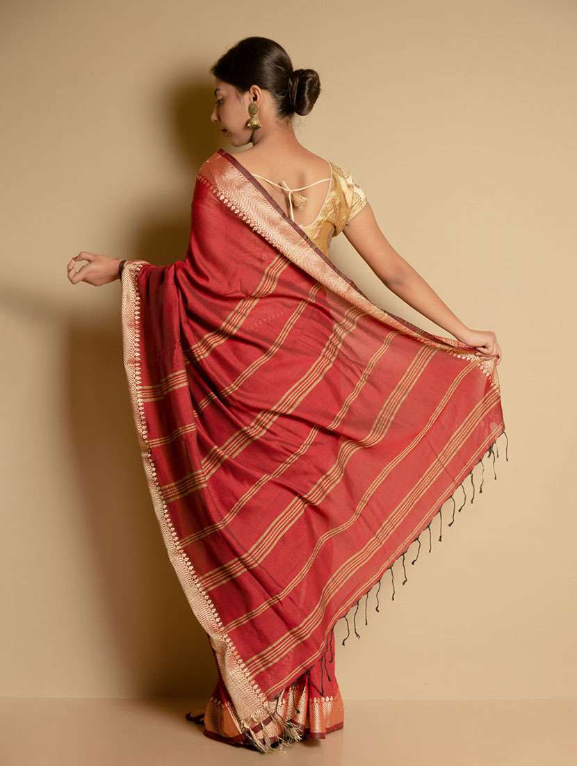 women self design handloom saree with blouse - 21304145 - Standard Image - 3